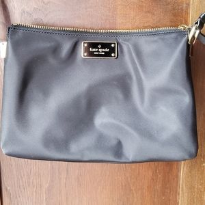 Small Kate spade purse.